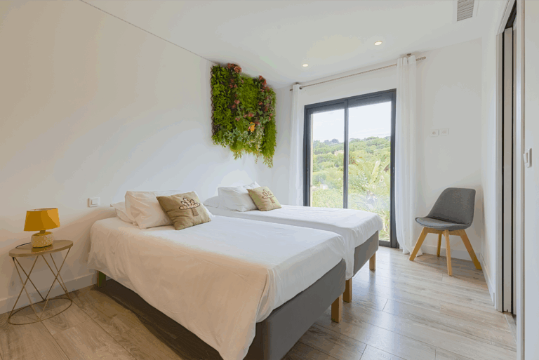 17 Suite 2 Suite parentale de plain-pied avec salle de bain privée Dominvest